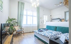 Stylish Broadway Apartment Near Parliament Z30